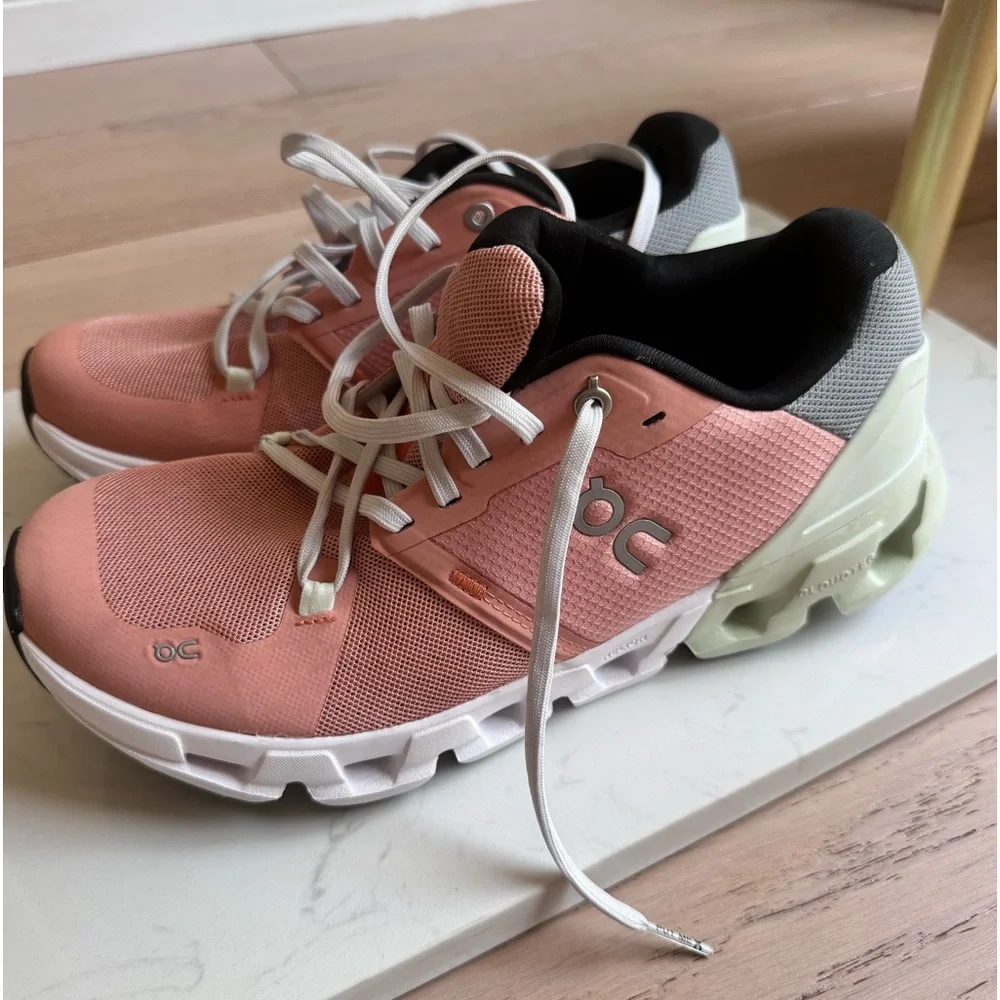 New-off size - On Cloud Cloudflyer 4 Road-Running Shoes -Women's 40 (R) 40.5 (L) - Picture 9 of 9